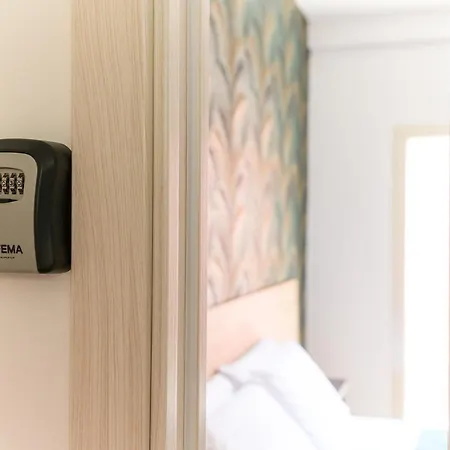 Aparthotel Cerlone 6 By Dimorra Neapel